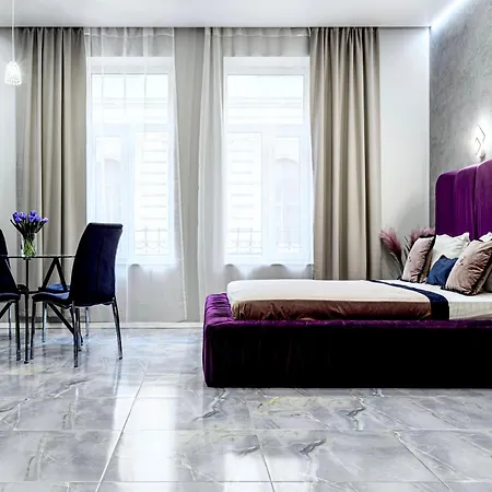 Family Boutique 4 * Lviv